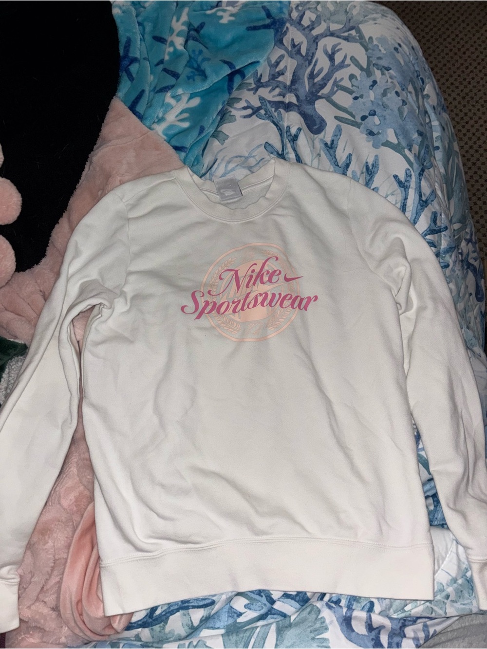Nike White Crewneck Sweatshirt with Pink Logo